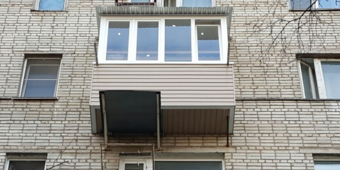 Остекление с конструкцией из теплосберегающего профиля на балконе с выносом